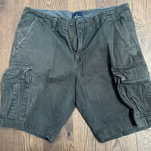 Men’s American Eagle cargo shorts